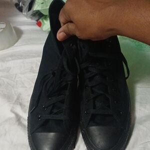Converse Men's All-Black Sneakers